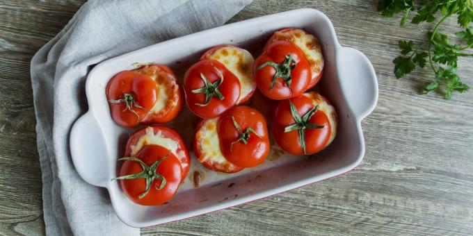 Gefüllte Tomaten mit Hackfleisch und Käse