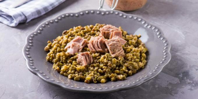 Gekochte Mungobohnen mit Thunfisch