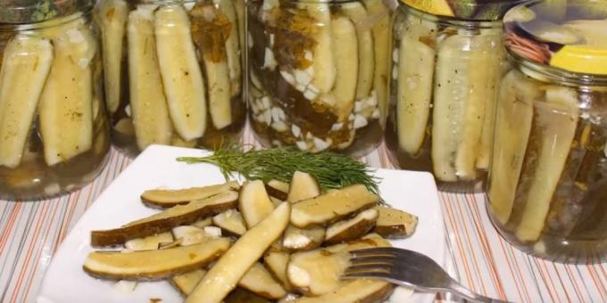 Salat Rezept „Finger“ von Gurken im Winter mit Knoblauch und Petersilie