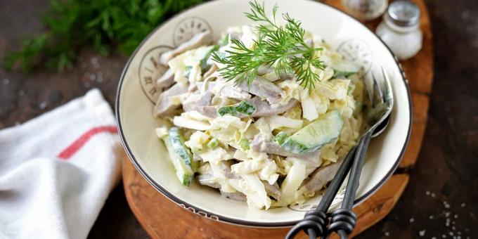 Salat mit Chinakohl und Rindfleisch