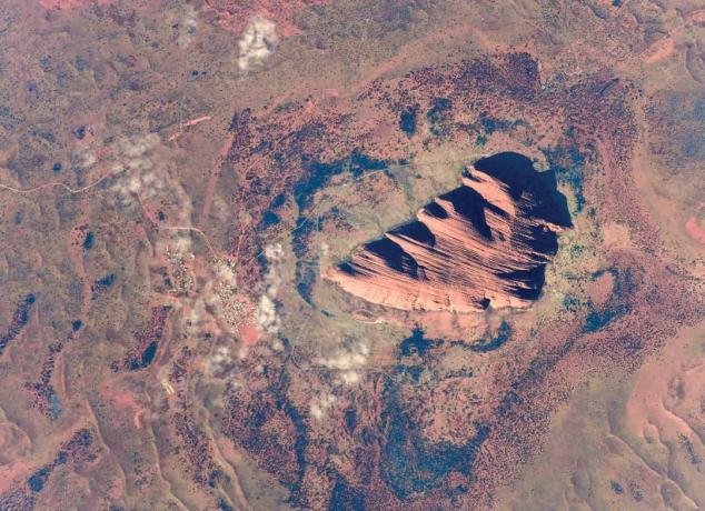 Fotos von der Erde aus dem Weltraum: Uluru