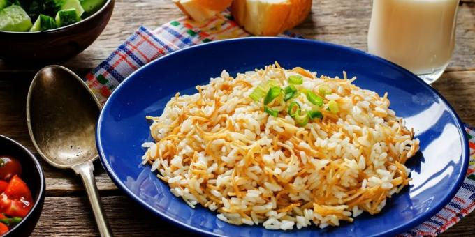 Reis mit Fadennudeln nach türkischer Art