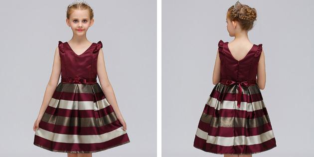 Kinderkleider am Ausgang: ein gestreiftes Kleid mit einem Rock