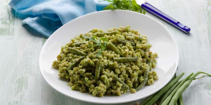 Dinkelbohnen und Rucola-Pesto