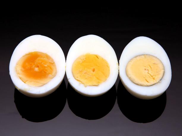 Eier gekocht in einem Doppel-Kessel