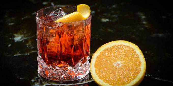 Alkoholische Cocktails: "Granatapfel Negroni"