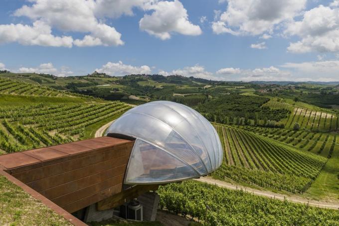 Europäische Architektur: Ceratto Winery die Weinberge in Alba mit Blick auf