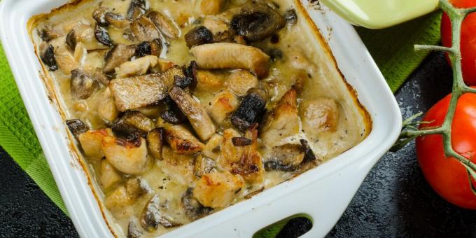Huhn mit Kartoffeln, Pilzen und Mozzarella im Ofen: ein einfaches Rezept