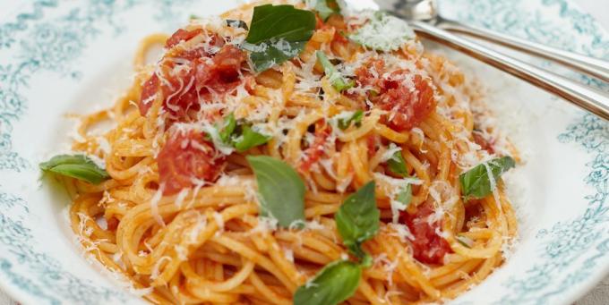 Rezept für Pasta mit Tomatensauce