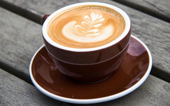 Wie für den Herbst vorzubereiten und nicht depressiv erhalten: Kaffee zu trinken beginnen