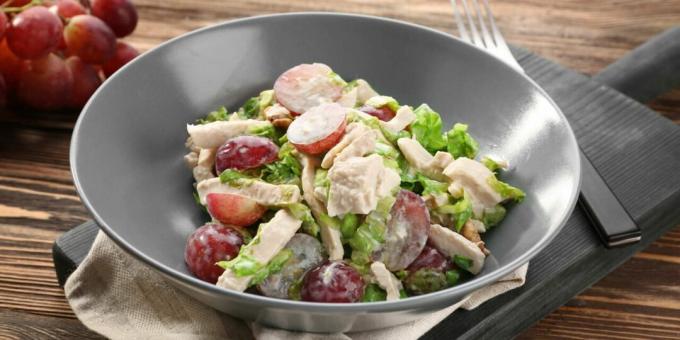 Salat mit Huhn und Trauben