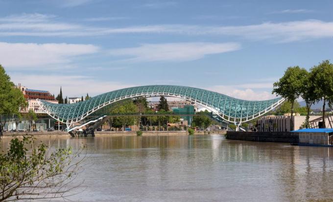 Brücke des Friedens Tbilisi