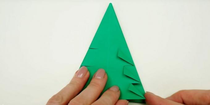 DIY Weihnachtsbaum: Biegen Sie die Ecken