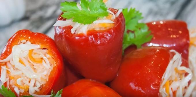 Rezepte: Eingelegte Paprika gefüllt mit Kohl und Karotten