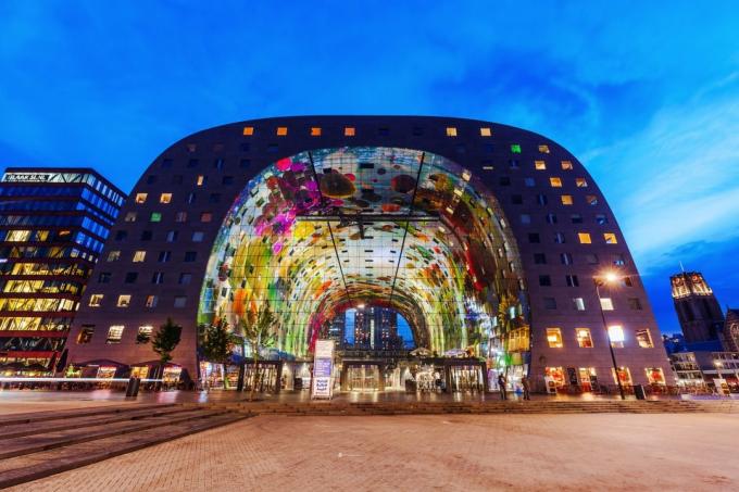 Europäische Architektur: Markthal in Rotterdam Blaak Markt