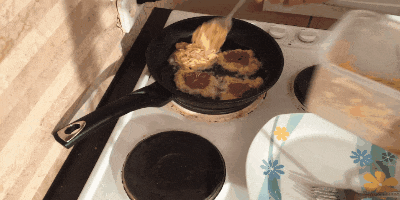 Wie braten Pfannkuchen mit Füllungen