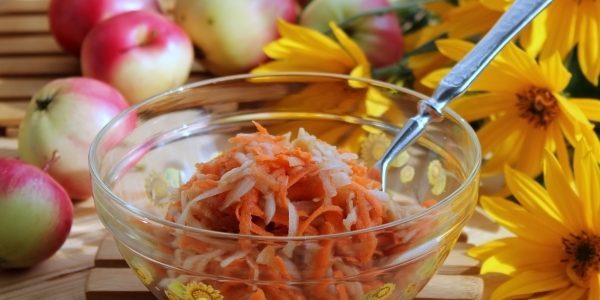 Artischocke Rezepte: Süße Salat mit Topinambur, Apfel und Karotte