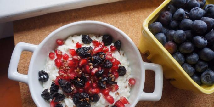 Hüttenkäse mit Heidelbeeren