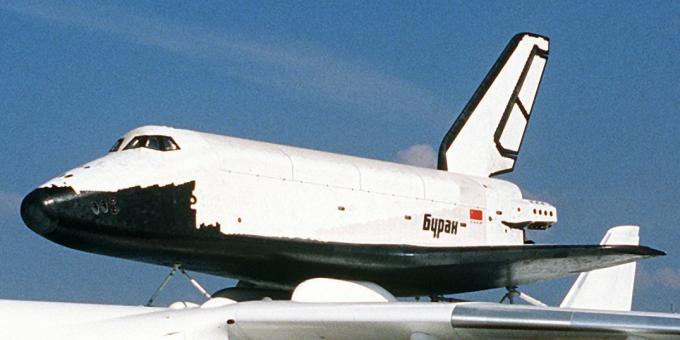 "Buran" auf der Luft- und Raumfahrtausstellung in Le Bourget, 1989