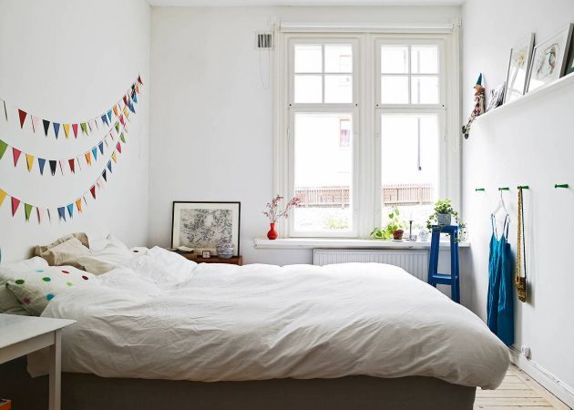 Kleines Schlafzimmer: die Haken an der Wand