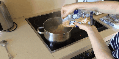 Wie man Hörner in einem Topf kocht