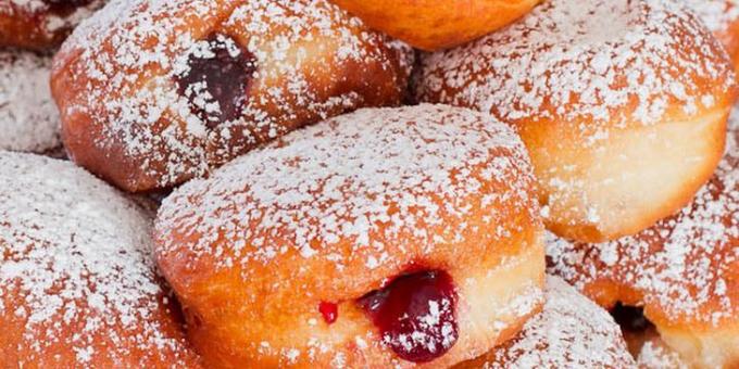 Rezepte Donuts: Donuts mit saurer Sahne mit Kirschmarmelade